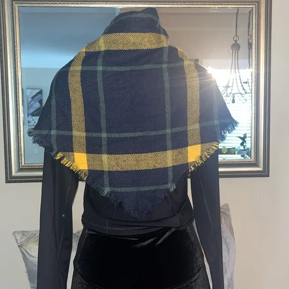 Autumn Winter Female Plaid Scarf - Picture 6 of 7